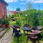 Anwesen Mit Garten- Grill Und Terrasse By Interhome