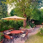Anwesen Mit Garten- Grill Und Terrasse By Interhome Nyaraló *