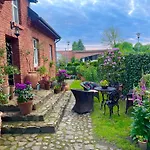 Anwesen Mit Garten- Grill Und Terrasse By Interhome Nyaraló