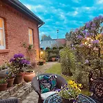 Nyaraló Anwesen Mit Garten- Grill Und Terrasse By Interhome *
