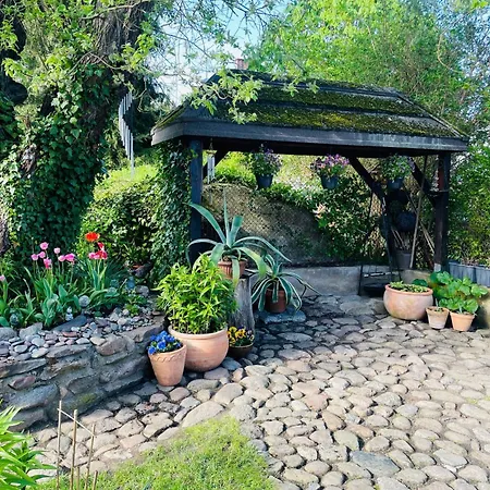 別荘 Anwesen Mit Garten- Grill Und Terrasse By Interhome